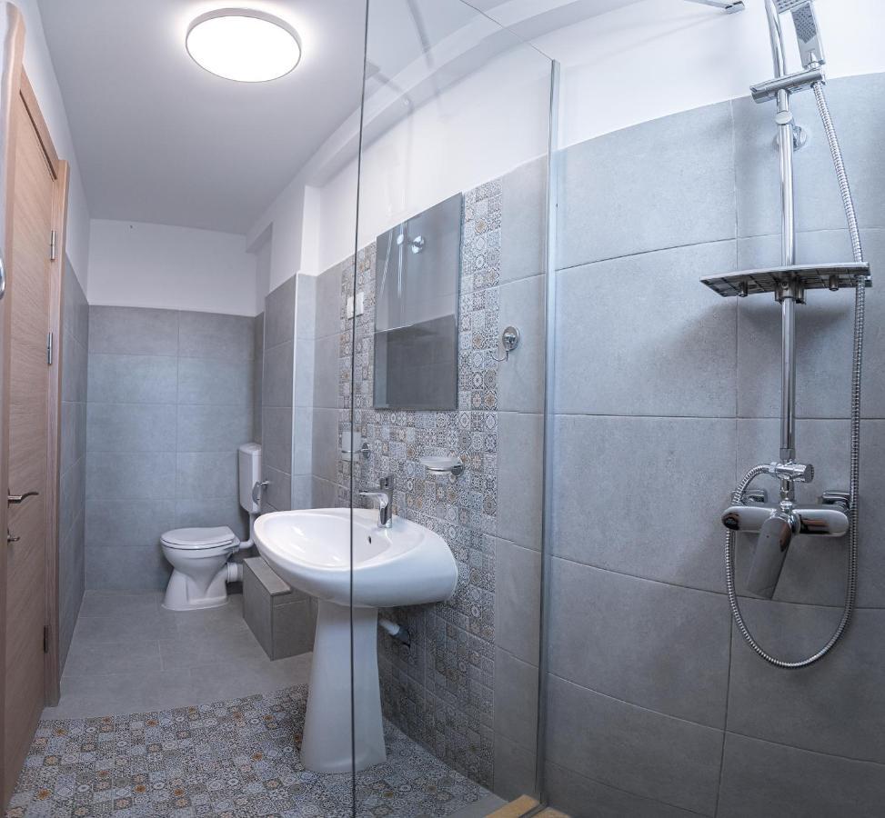 Polu-X Hotel Vama Veche Bagian luar foto