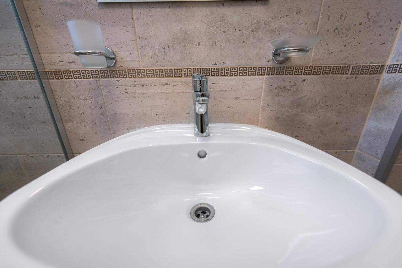 Polu-X Hotel Vama Veche Bagian luar foto