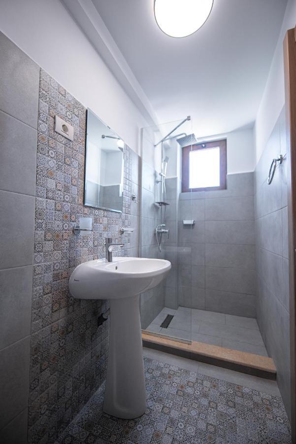 Polu-X Hotel Vama Veche Bagian luar foto