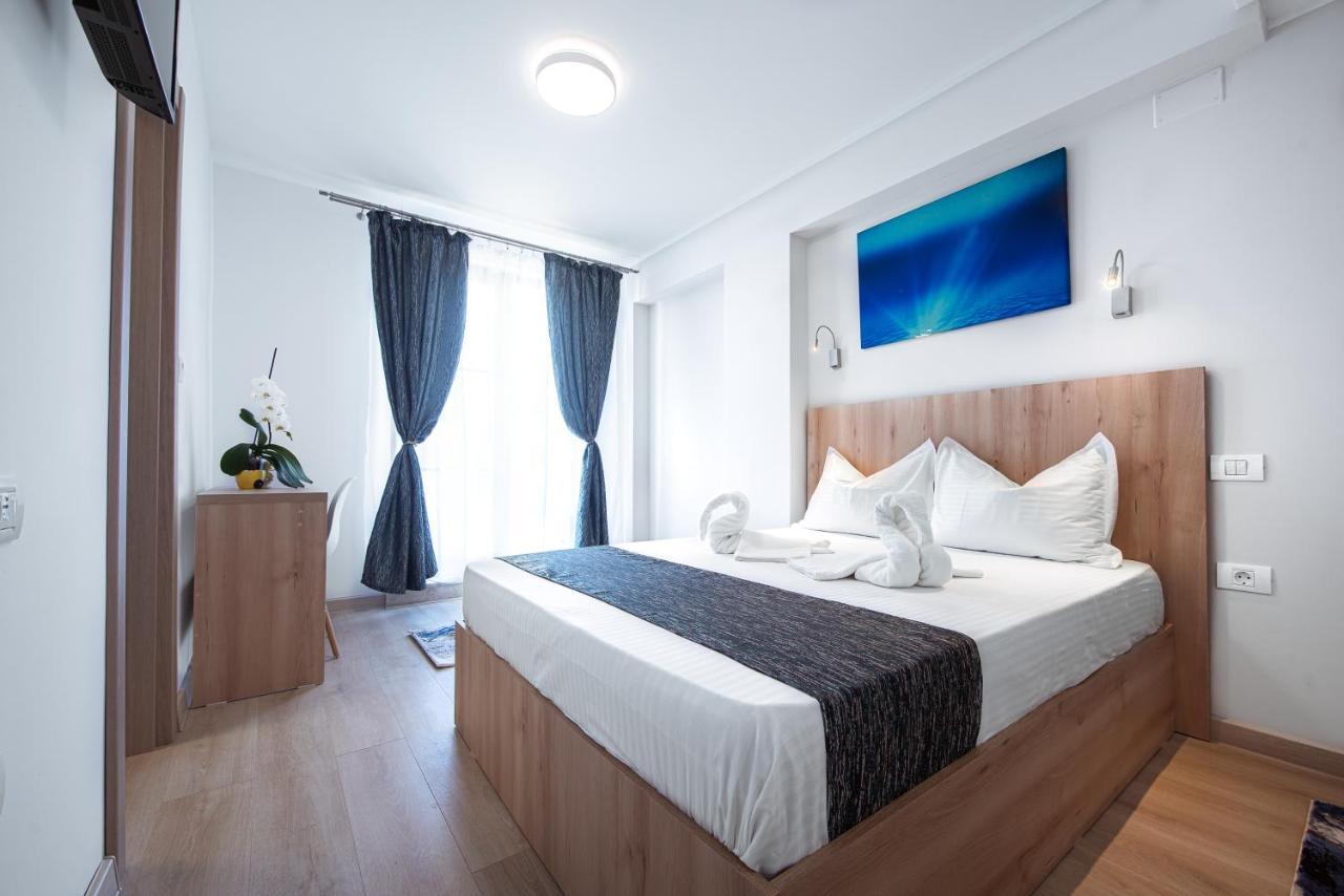 Polu-X Hotel Vama Veche Bagian luar foto